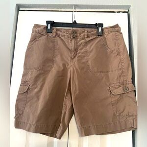 Bass ladies size 14 brown cargo shorts
